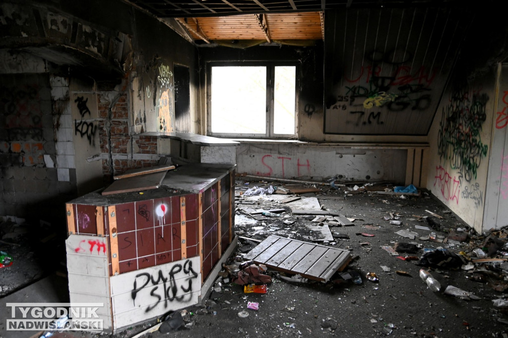 Zrujnowany Hotel Nadwiślański w Tarnobrzegu