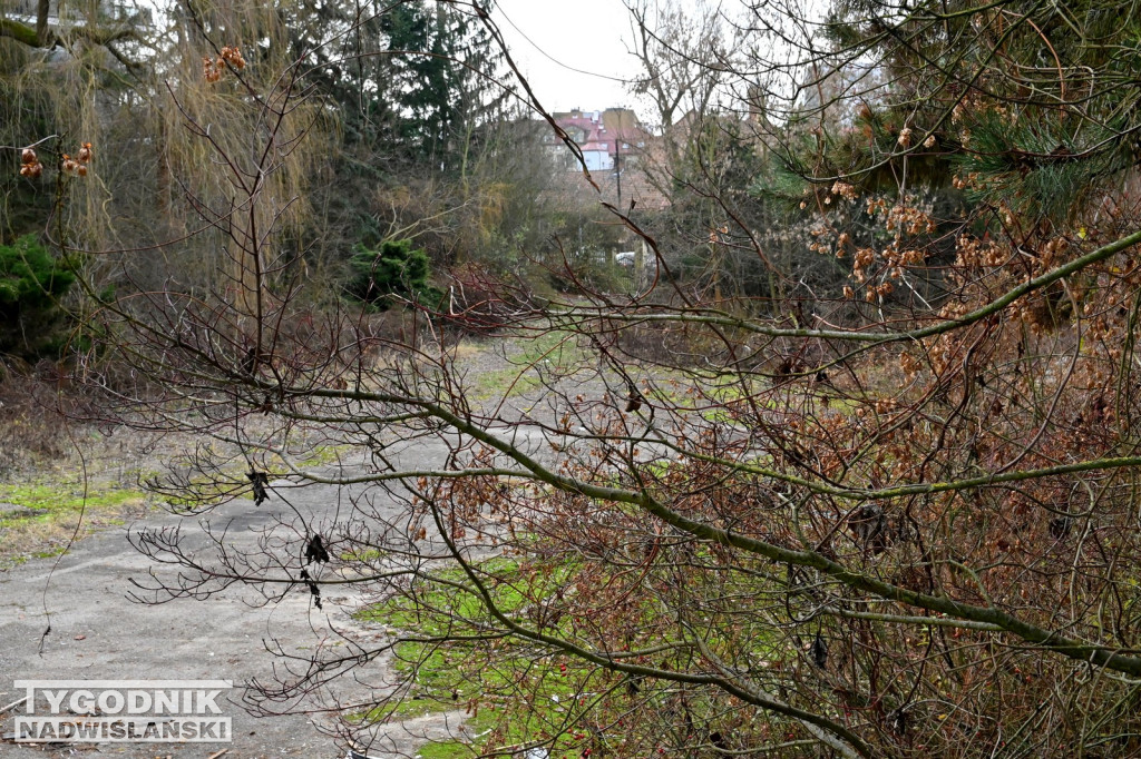 Zrujnowany Hotel Nadwiślański w Tarnobrzegu