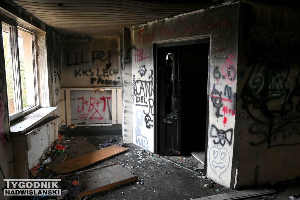 Zrujnowany Hotel Nadwiślański w Tarnobrzegu