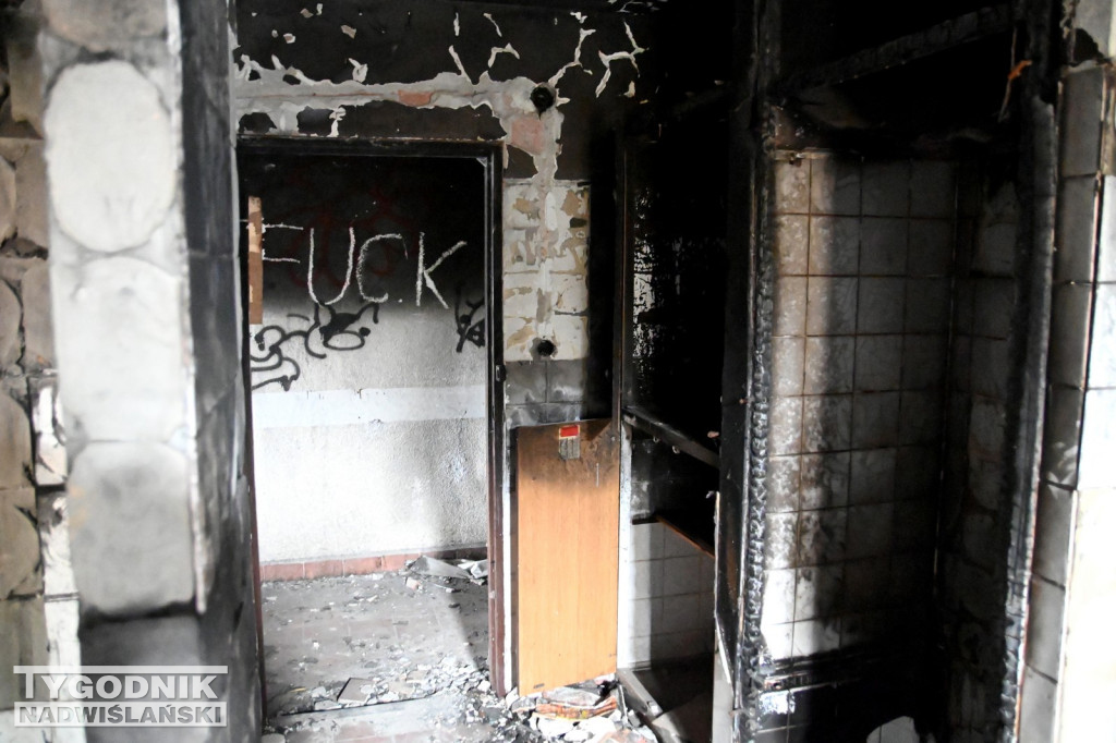 Zrujnowany Hotel Nadwiślański w Tarnobrzegu