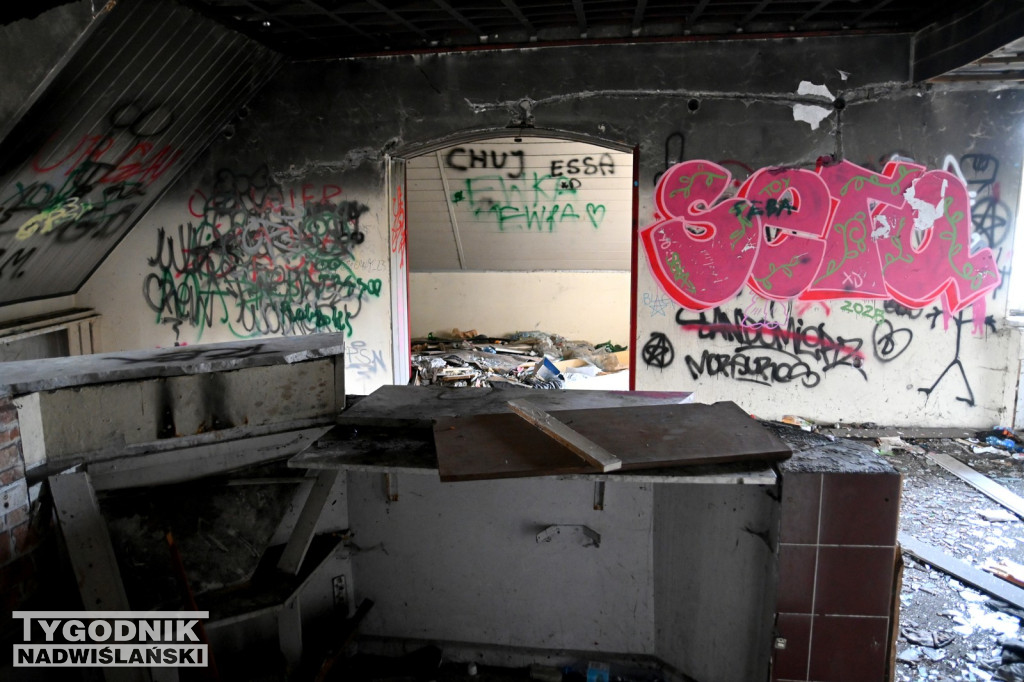 Zrujnowany Hotel Nadwiślański w Tarnobrzegu