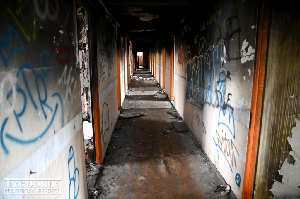 Zrujnowany Hotel Nadwiślański w Tarnobrzegu