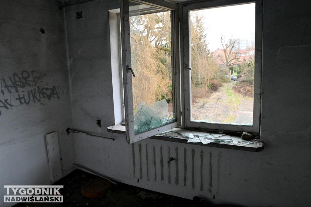 Zrujnowany Hotel Nadwiślański w Tarnobrzegu