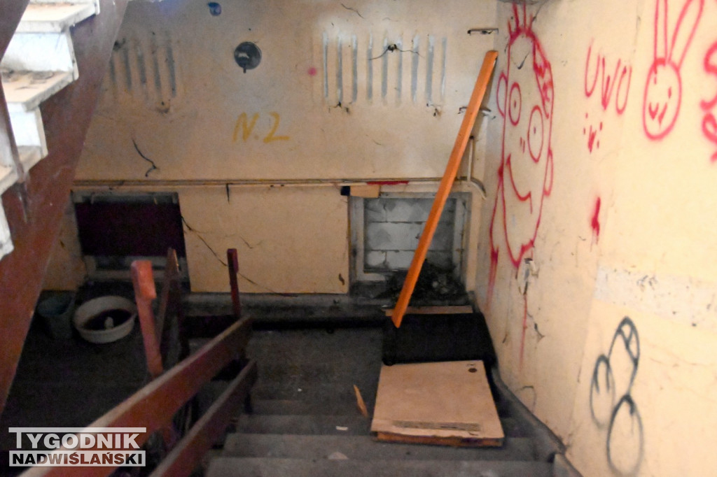 Zrujnowany Hotel Nadwiślański w Tarnobrzegu