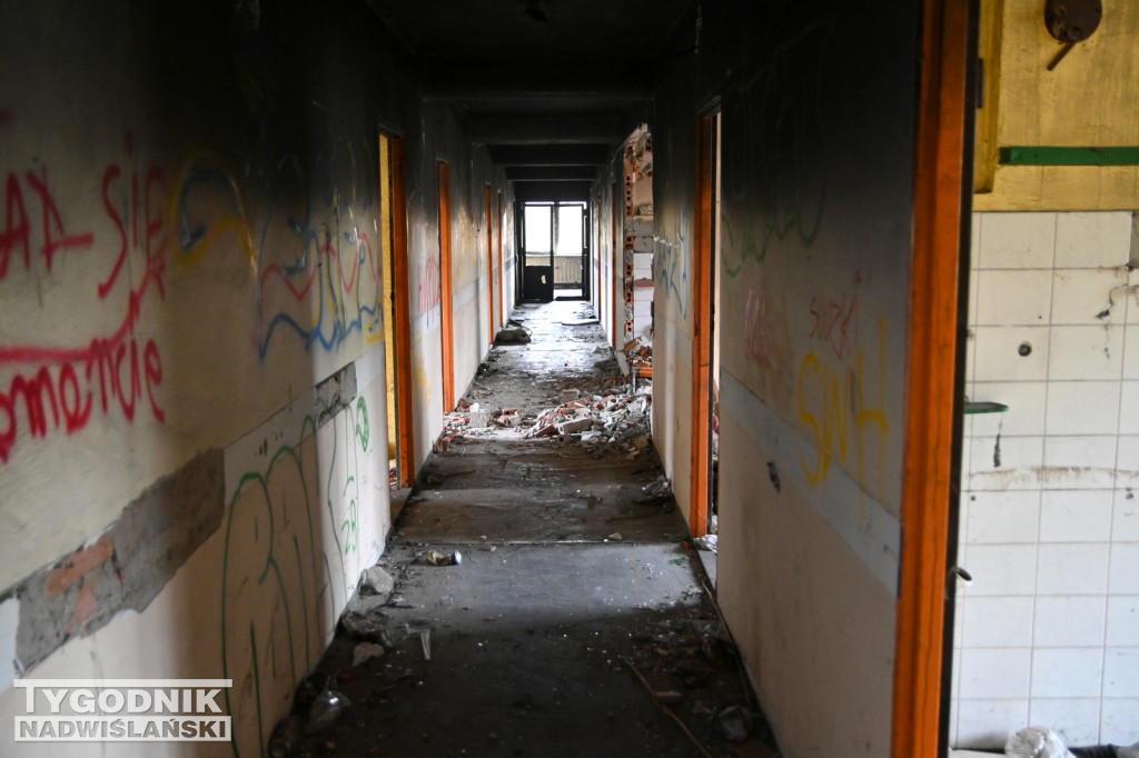 Zrujnowany Hotel Nadwiślański w Tarnobrzegu