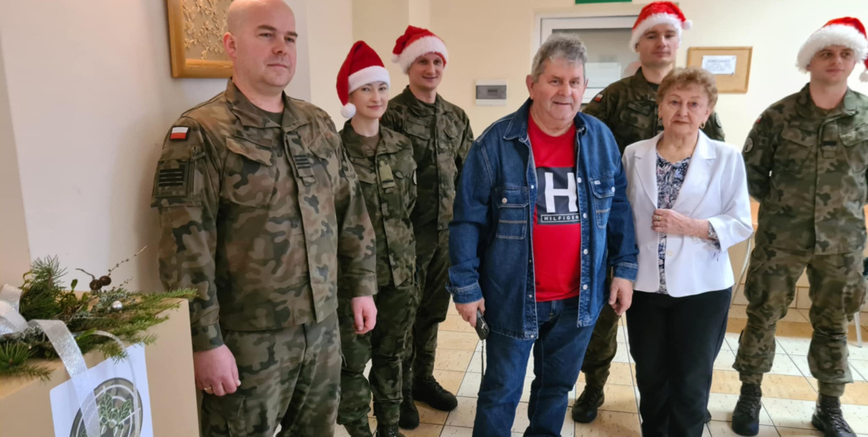 Paczki od żołnierzy dla MGOPS