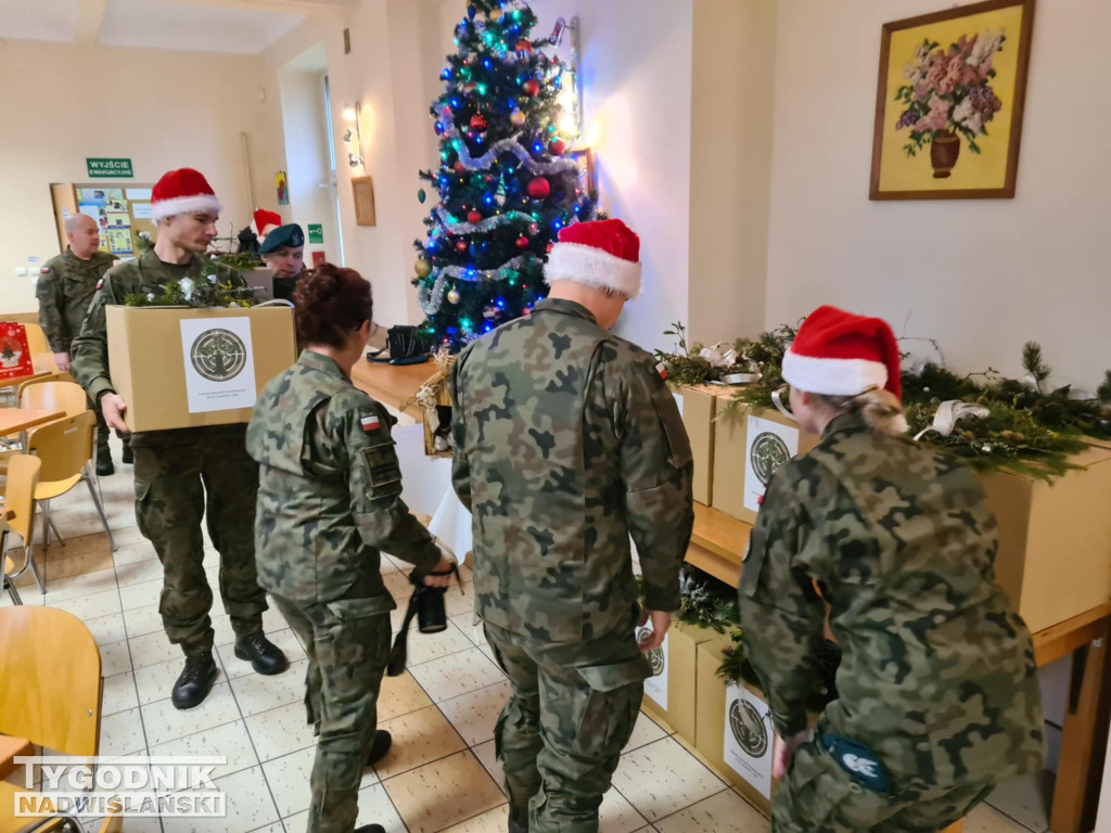 Paczki od żołnierzy dla MGOPS