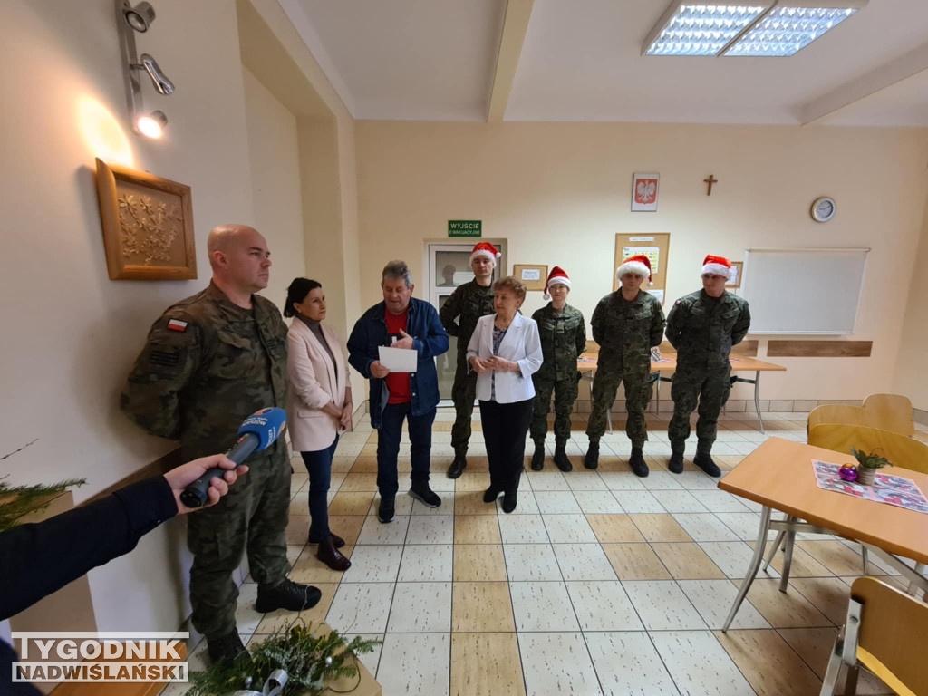 Paczki od żołnierzy dla MGOPS