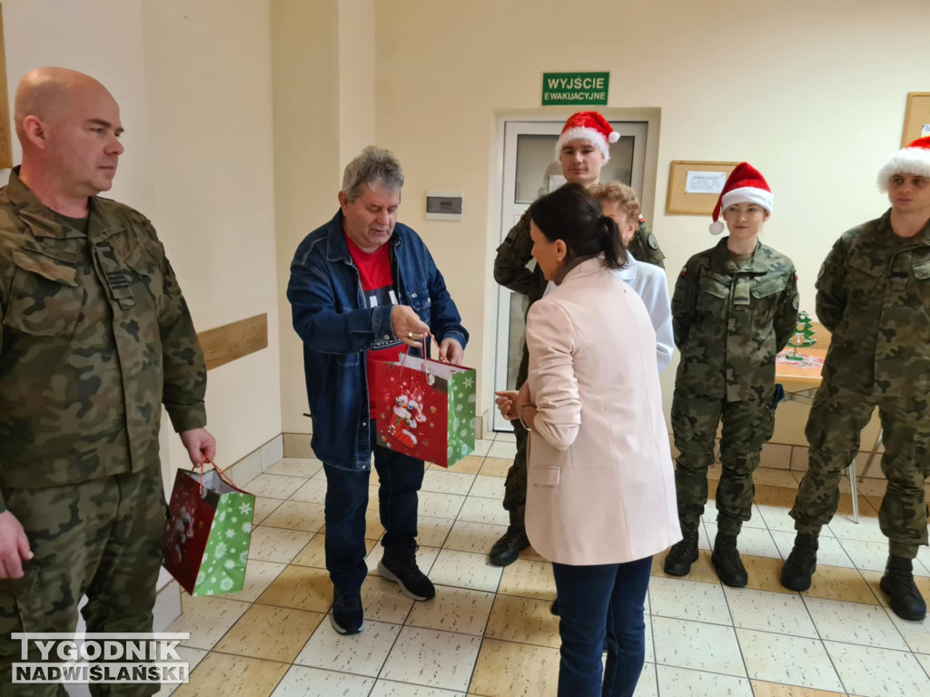 Paczki od żołnierzy dla MGOPS