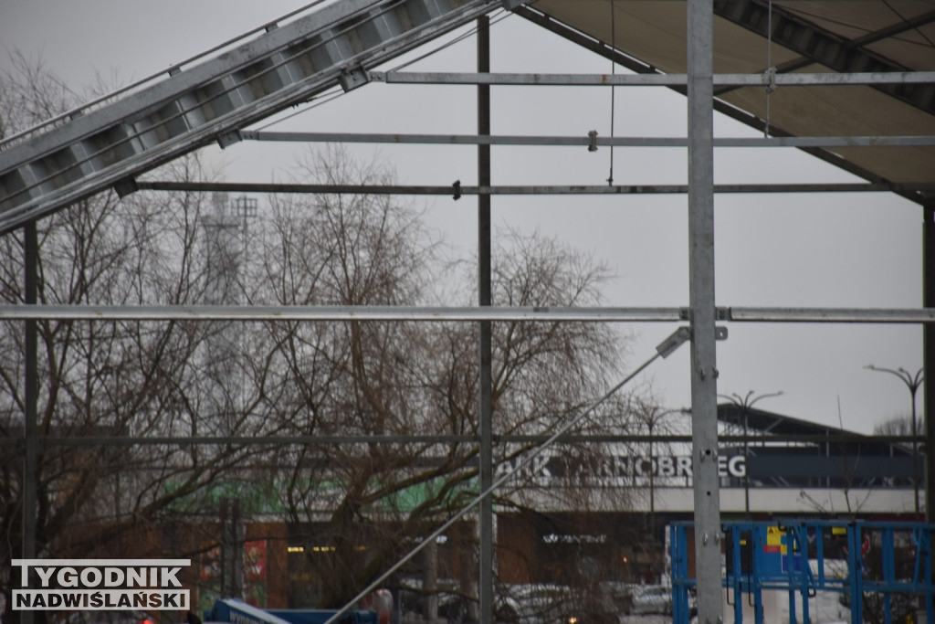 Budowa lodowiska w Tarnobrzegu