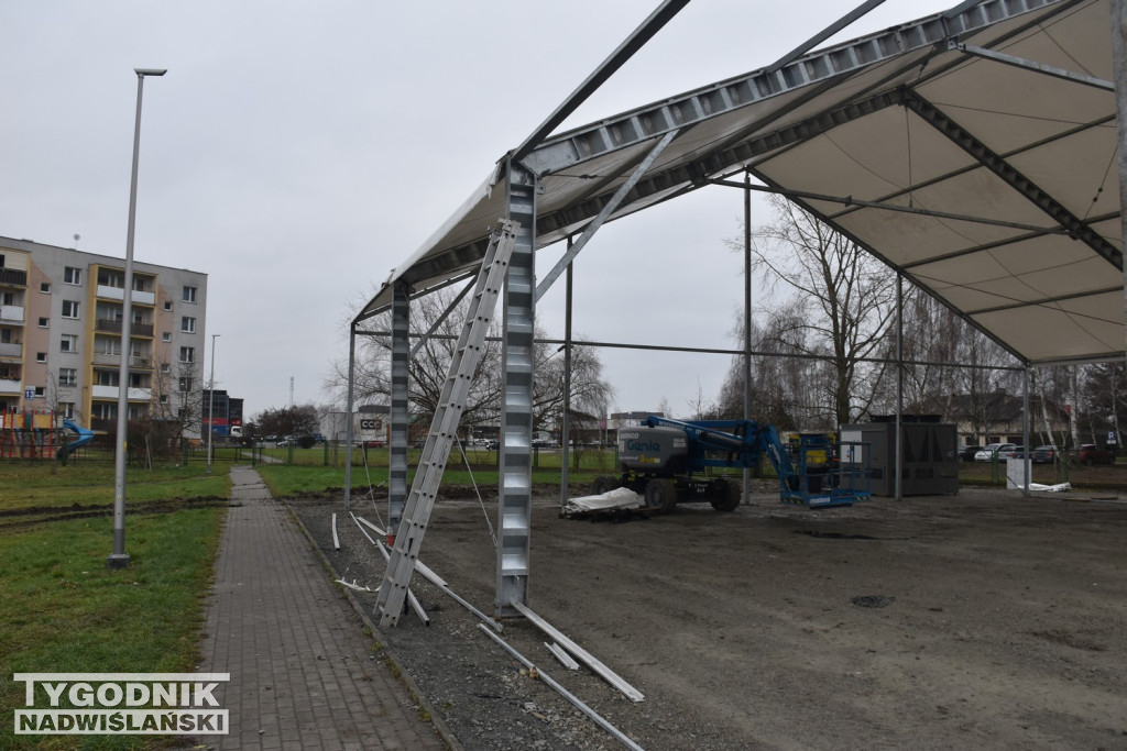 Budowa lodowiska w Tarnobrzegu