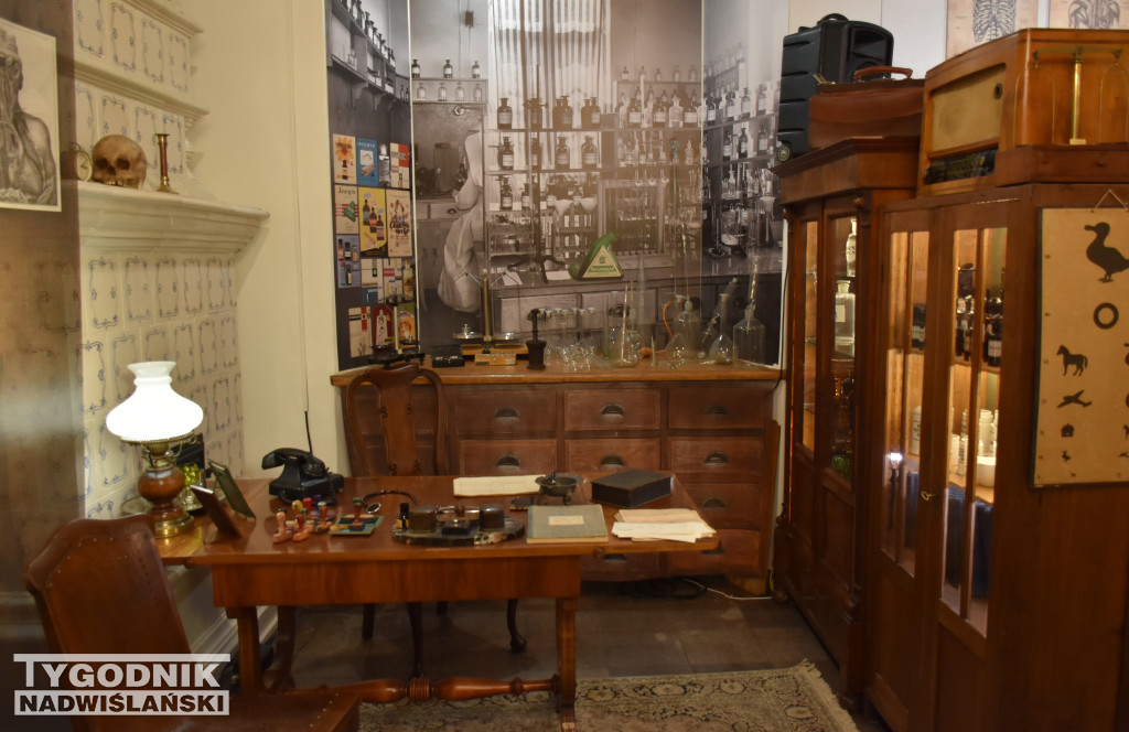 Wystawa poświęcona służbie zdrowia