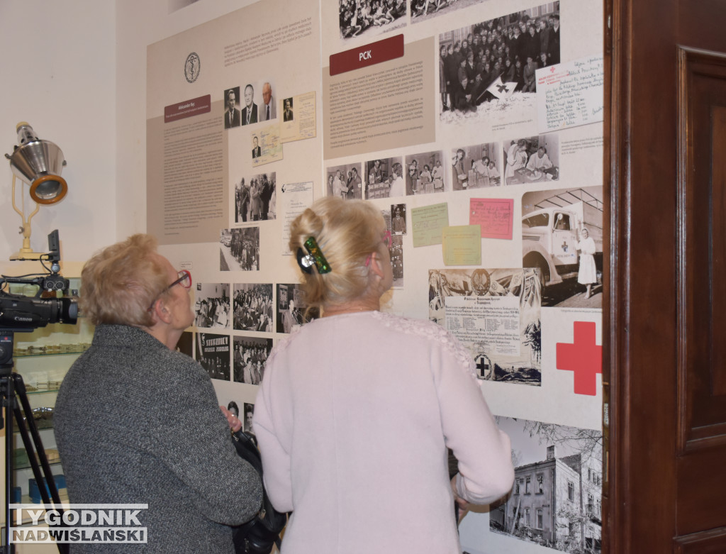 Wystawa poświęcona służbie zdrowia