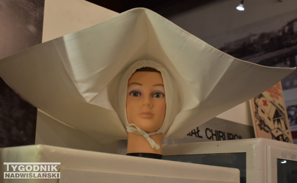 Wystawa poświęcona służbie zdrowia