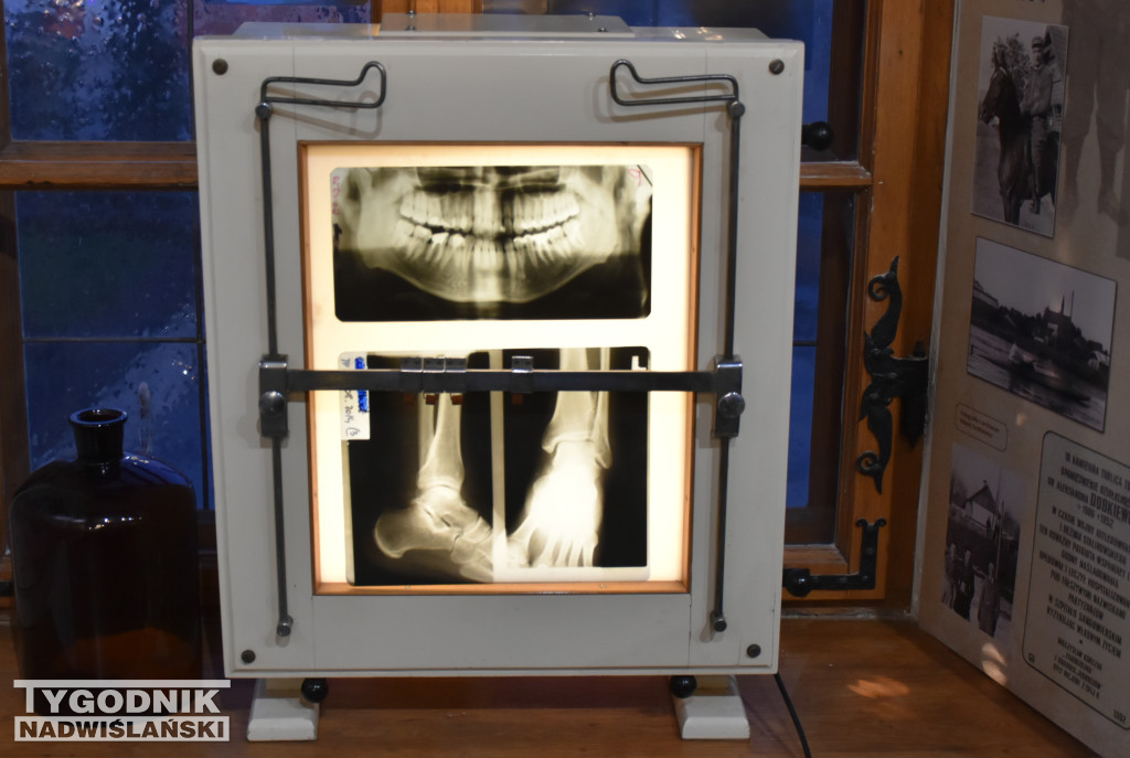 Wystawa poświęcona służbie zdrowia