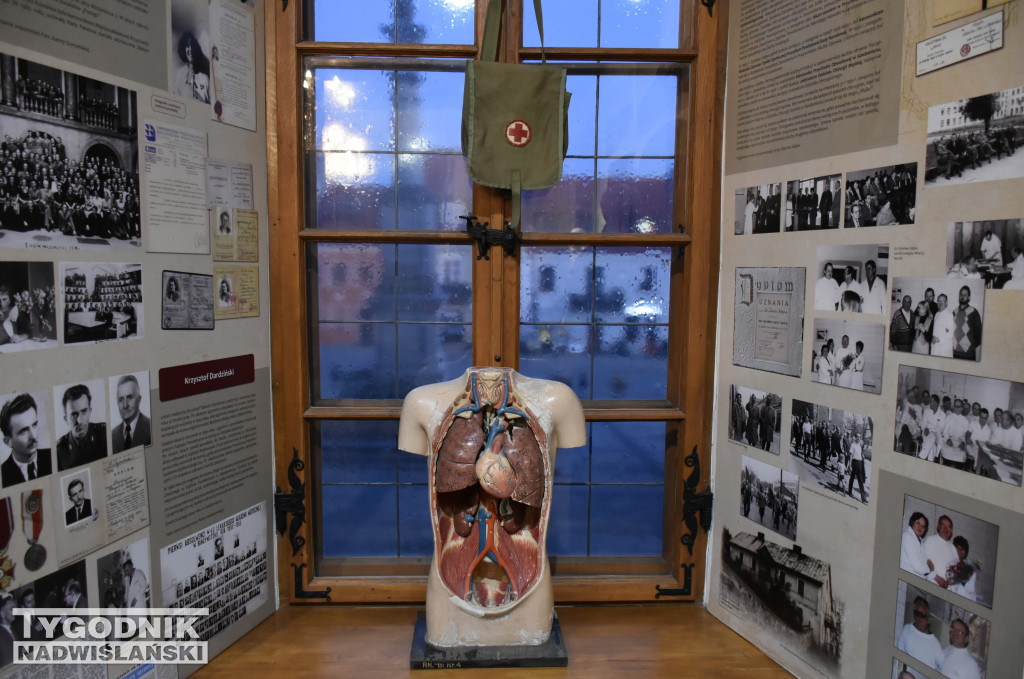 Wystawa poświęcona służbie zdrowia