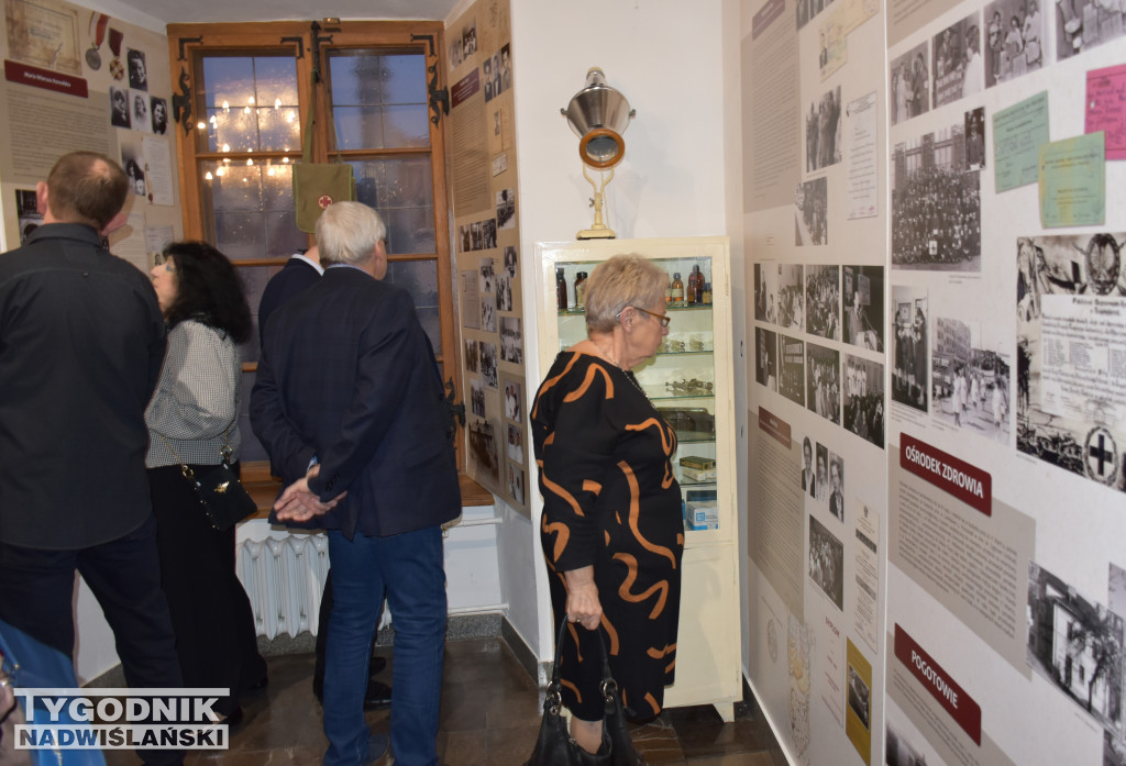 Wystawa poświęcona służbie zdrowia