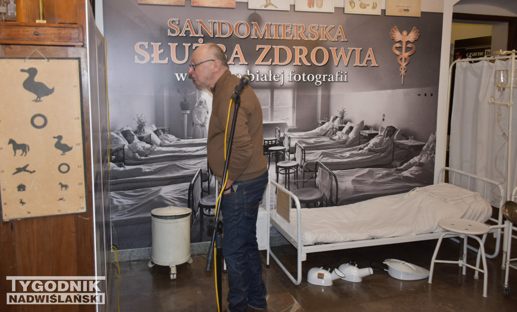 Wystawa poświęcona służbie zdrowia