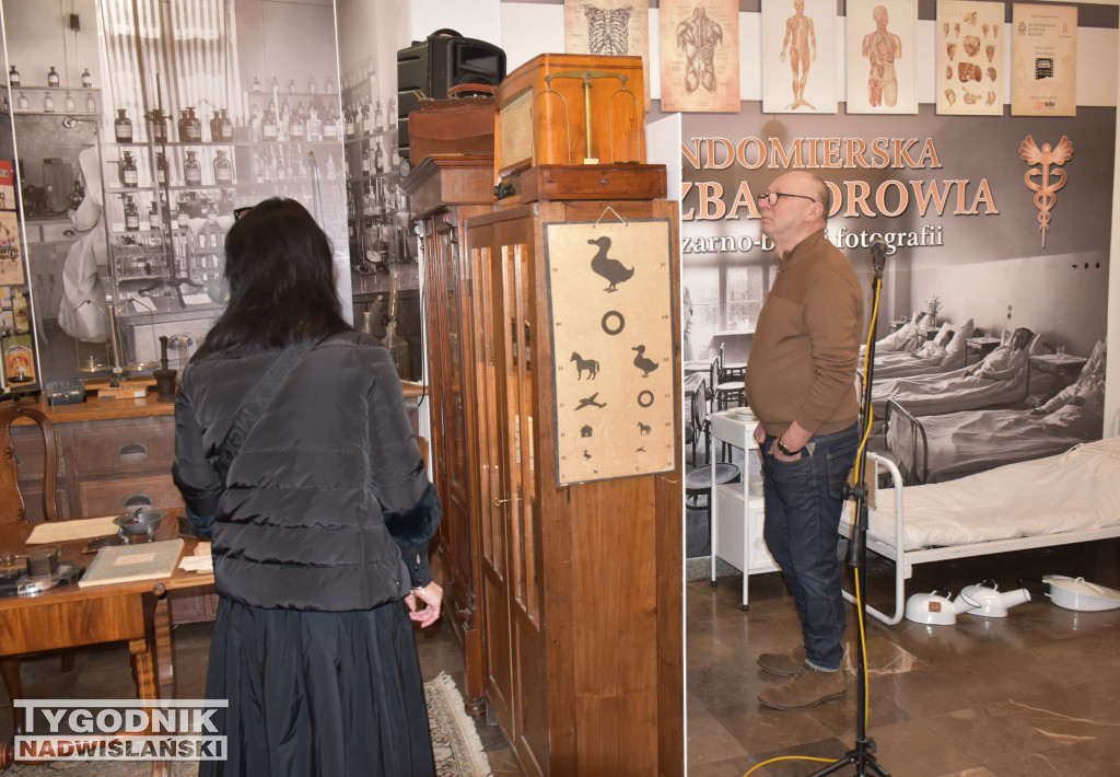 Wystawa poświęcona służbie zdrowia