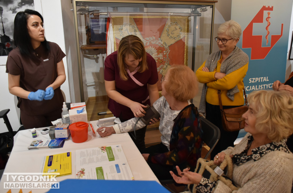 Wystawa poświęcona służbie zdrowia