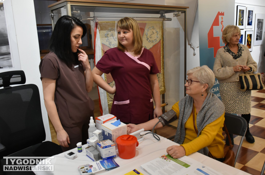 Wystawa poświęcona służbie zdrowia