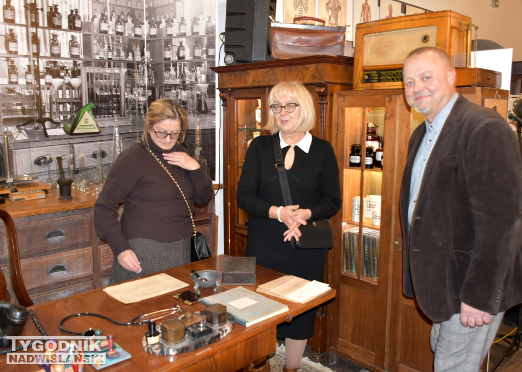 Wystawa poświęcona służbie zdrowia