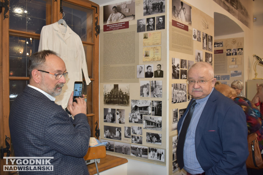 Wystawa poświęcona służbie zdrowia