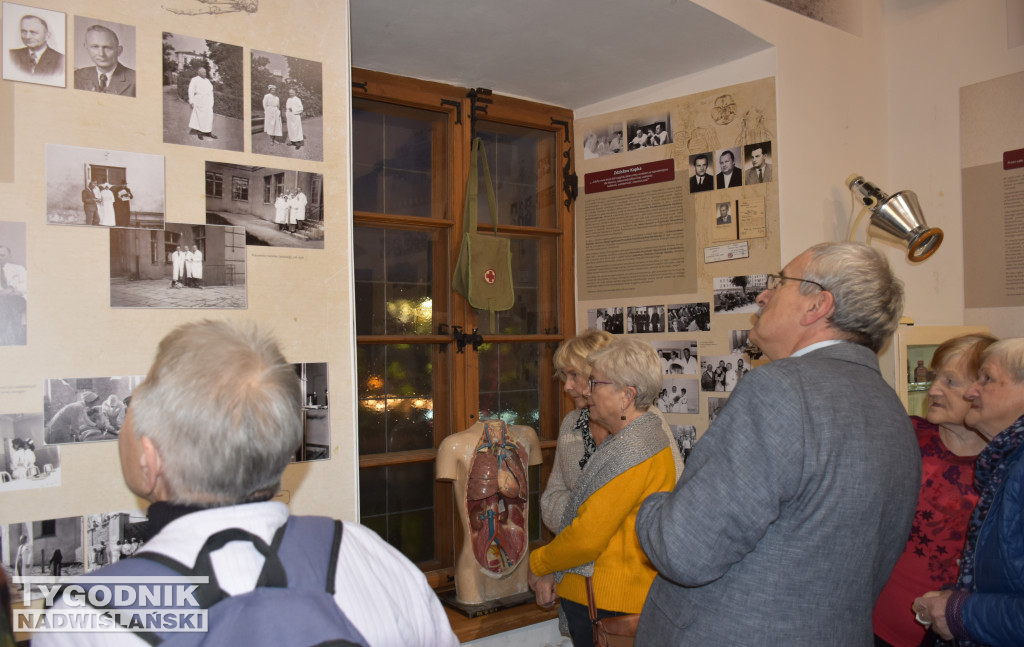 Wystawa poświęcona służbie zdrowia