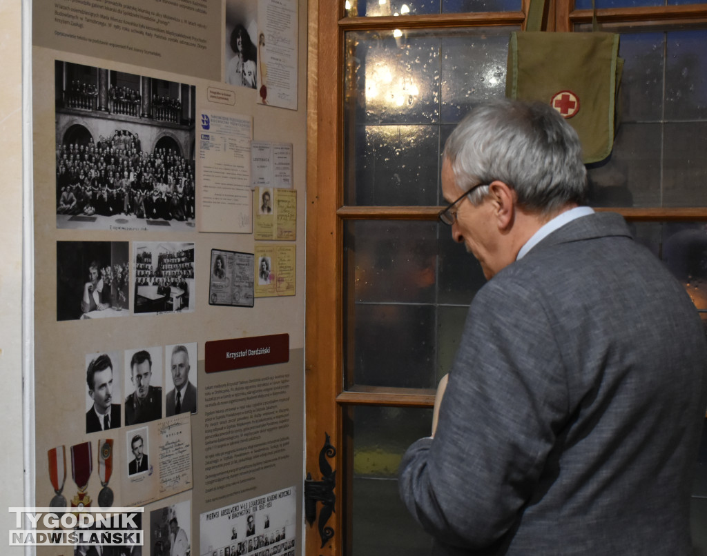 Wystawa poświęcona służbie zdrowia