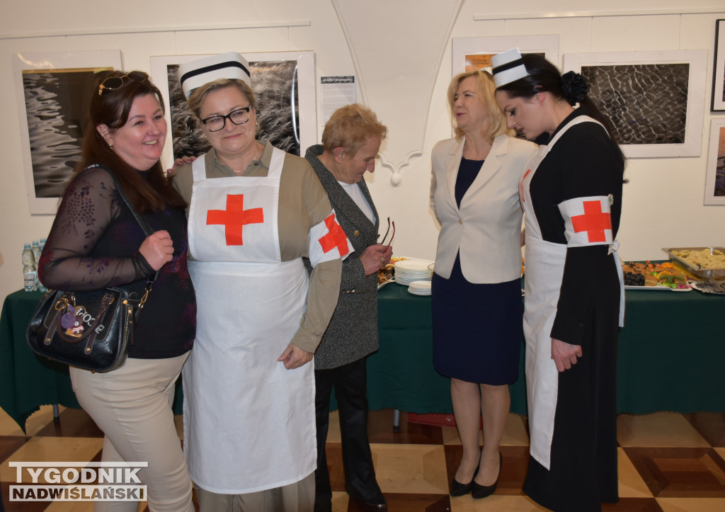 Wystawa poświęcona służbie zdrowia