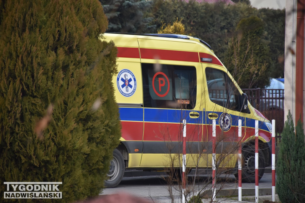 Akcja służb w SP7 w Tarnobrzegu