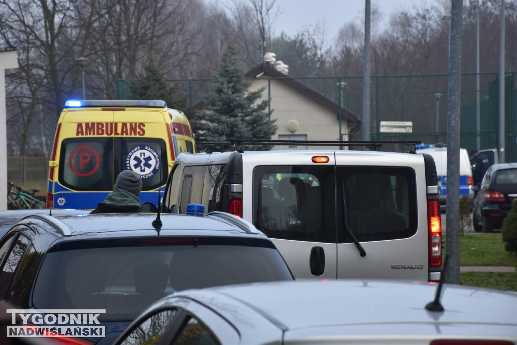 Akcja służb w SP7 w Tarnobrzegu