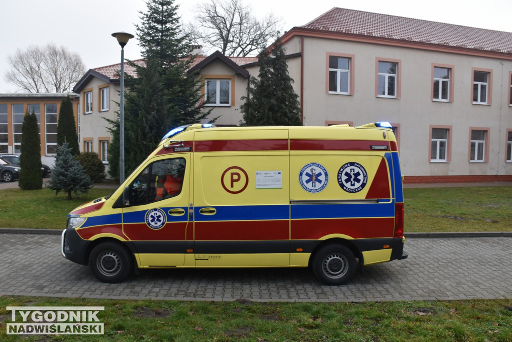 Akcja służb w SP7 w Tarnobrzegu