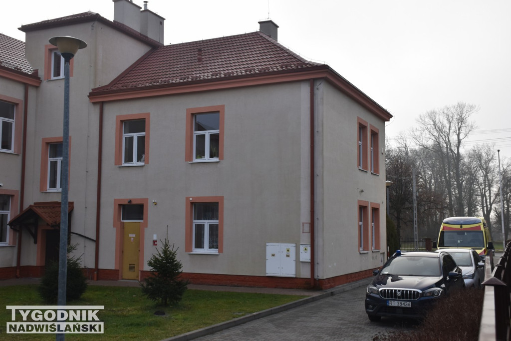 Akcja służb w SP7 w Tarnobrzegu