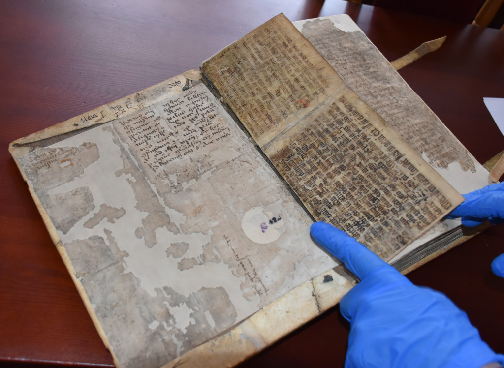 Konserwacja rękopisów Biblioteki Diecezjalnej