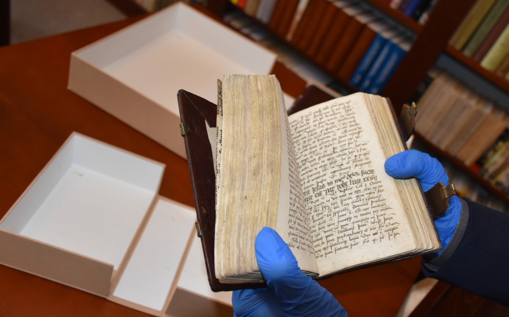 Konserwacja rękopisów Biblioteki Diecezjalnej