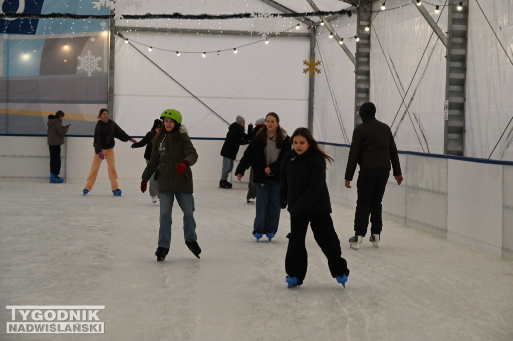 Otwarcie lodowiska w Tarnobrzegu