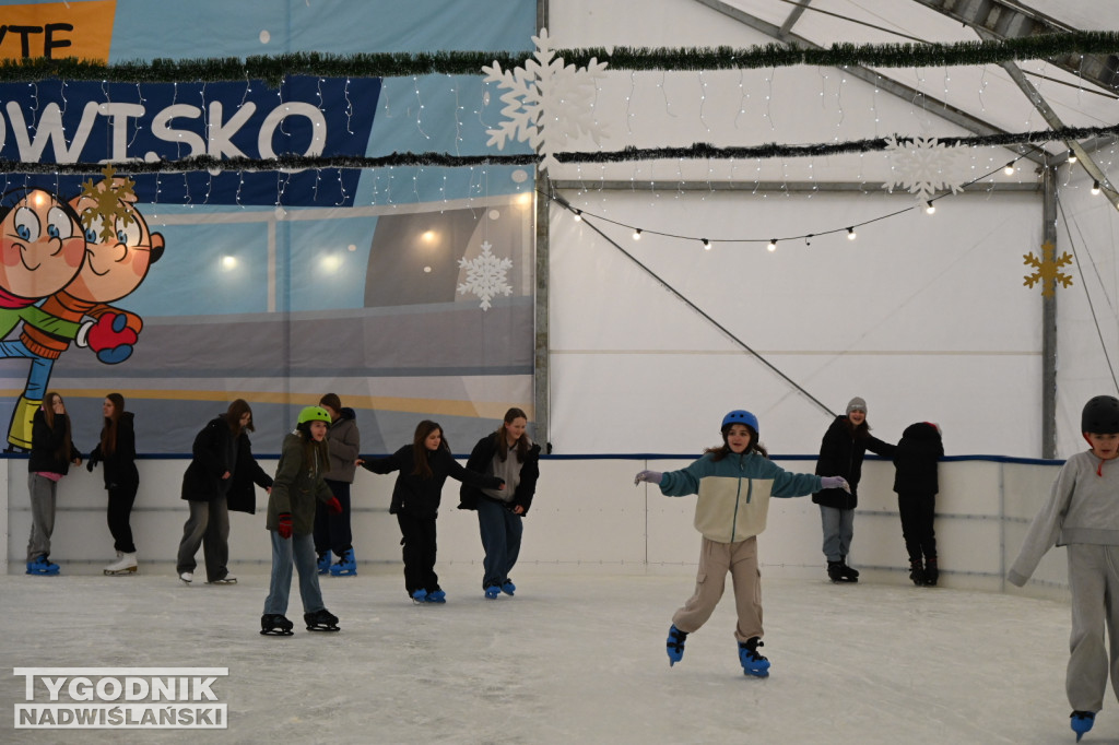 Otwarcie lodowiska w Tarnobrzegu