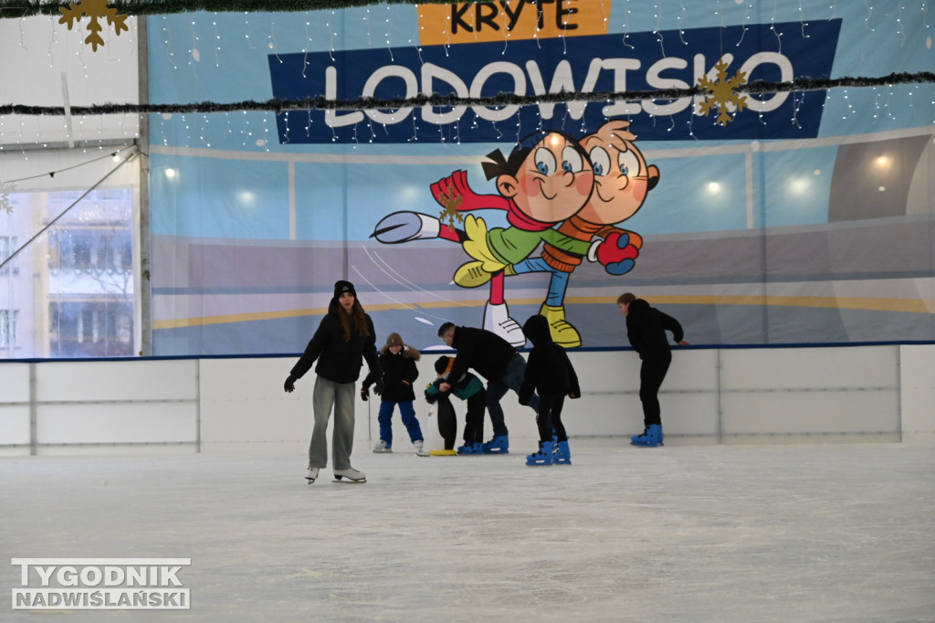 Otwarcie lodowiska w Tarnobrzegu