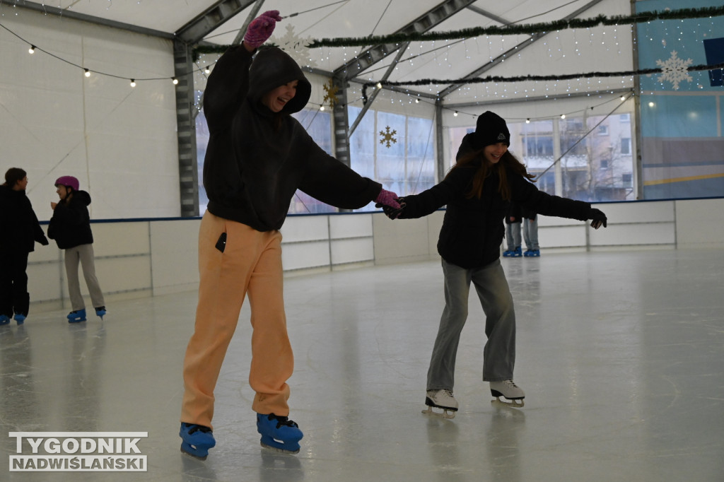 Otwarcie lodowiska w Tarnobrzegu