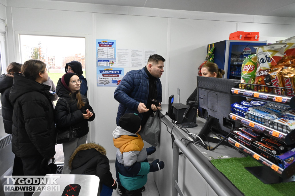 Otwarcie lodowiska w Tarnobrzegu