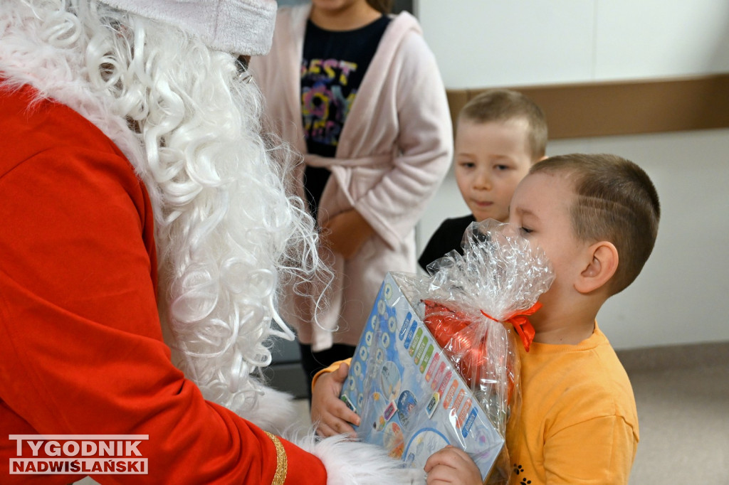 Wigilijny Mikołaj w szpitalu w Tarnobrzegu
