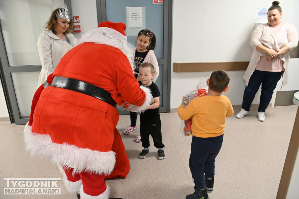 Wigilijny Mikołaj w szpitalu w Tarnobrzegu