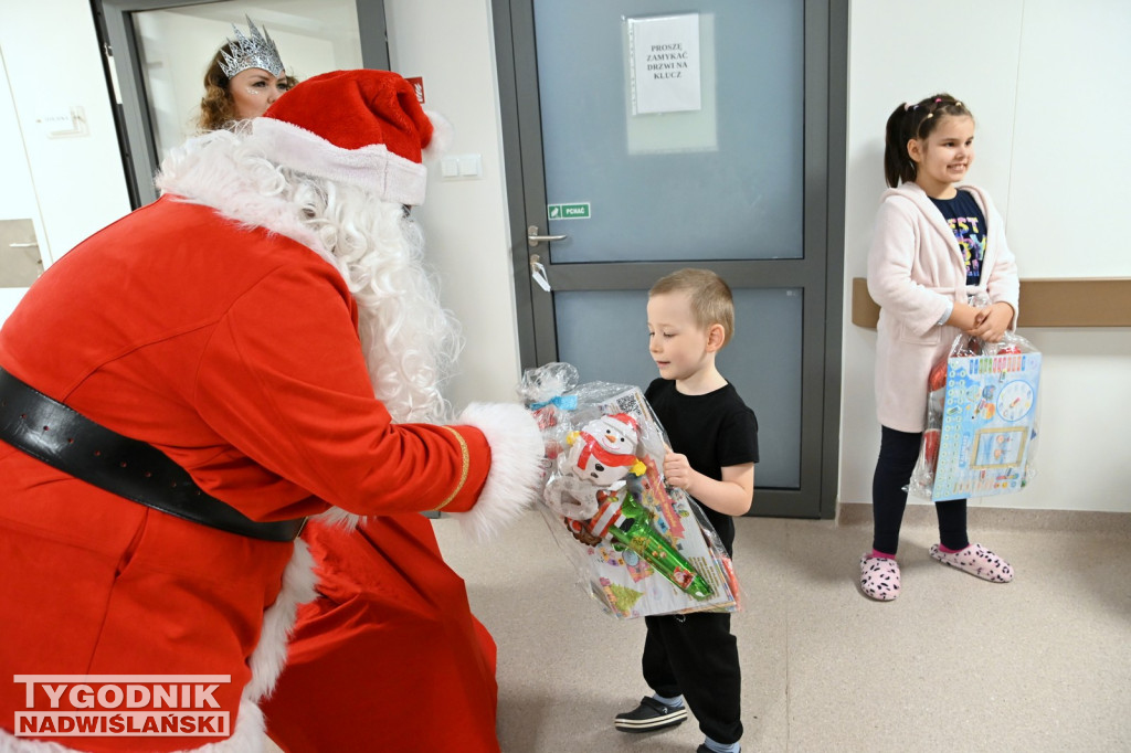 Wigilijny Mikołaj w szpitalu w Tarnobrzegu