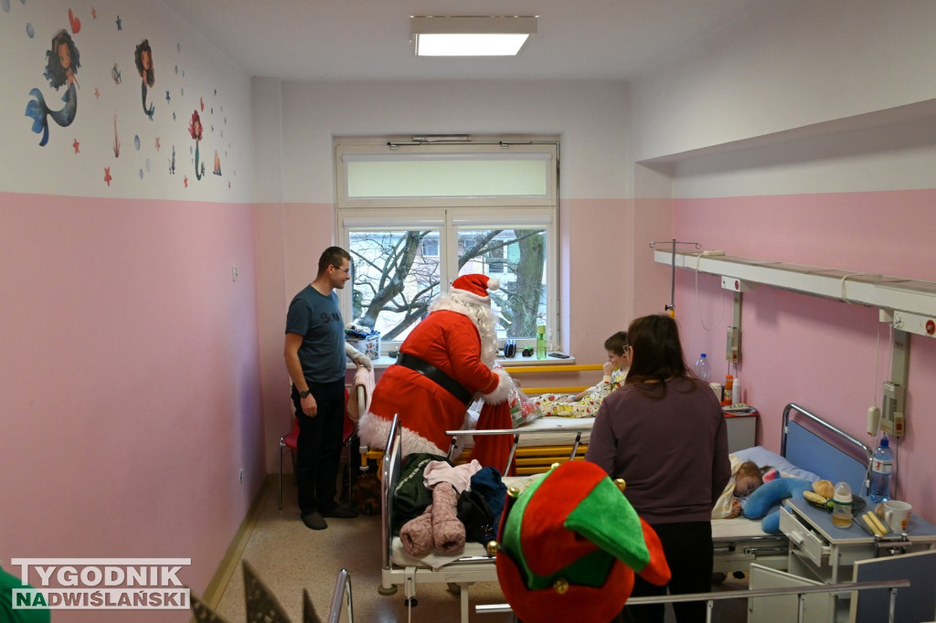 Wigilijny Mikołaj w szpitalu w Tarnobrzegu
