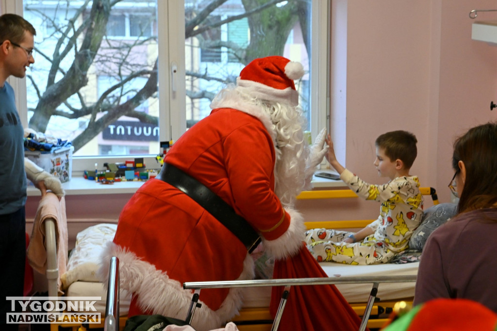 Wigilijny Mikołaj w szpitalu w Tarnobrzegu