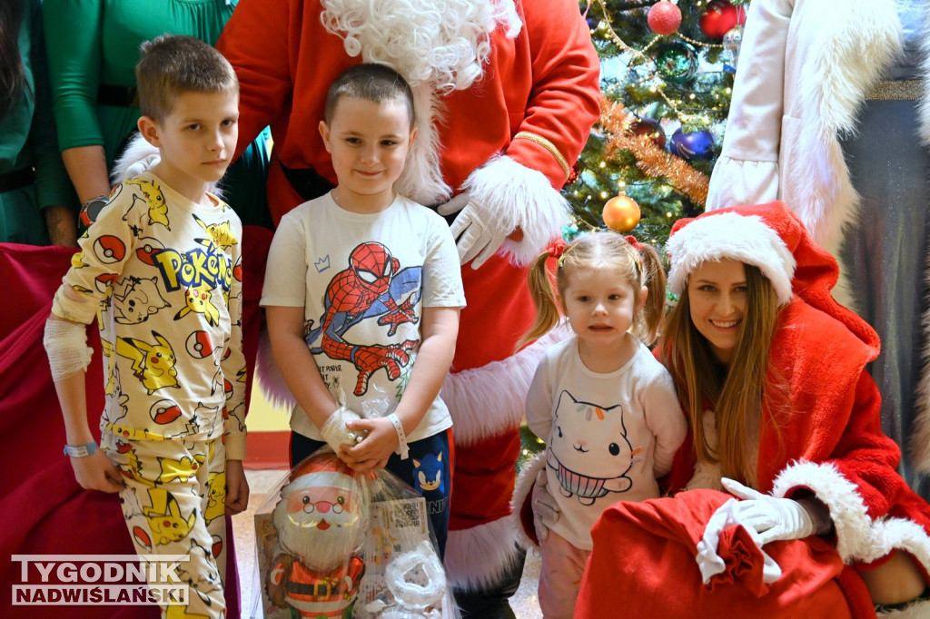 Wigilijny Mikołaj w szpitalu w Tarnobrzegu