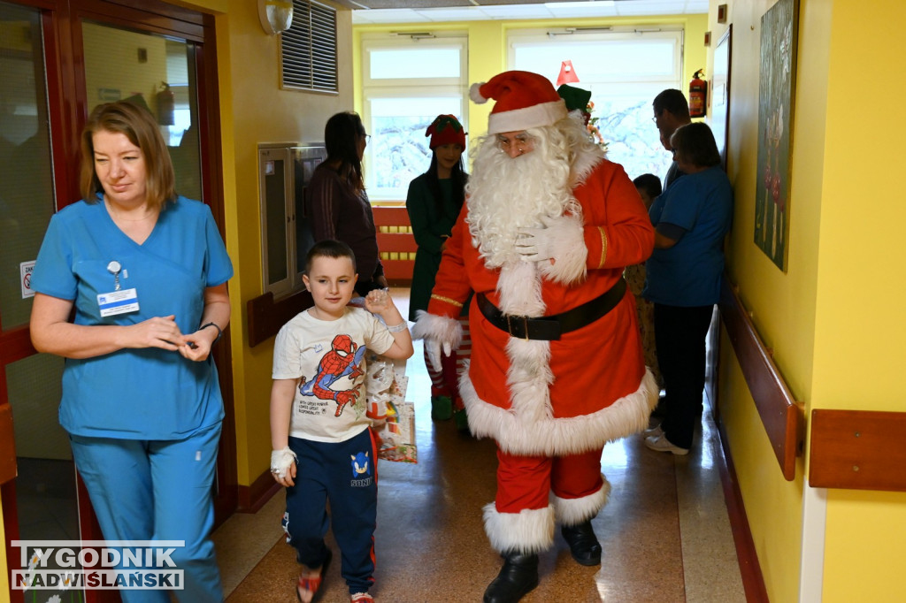 Wigilijny Mikołaj w szpitalu w Tarnobrzegu