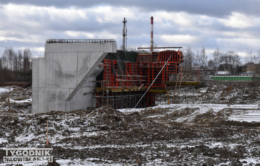 Budowa węzła drogowego za mostem w Sandomierzu