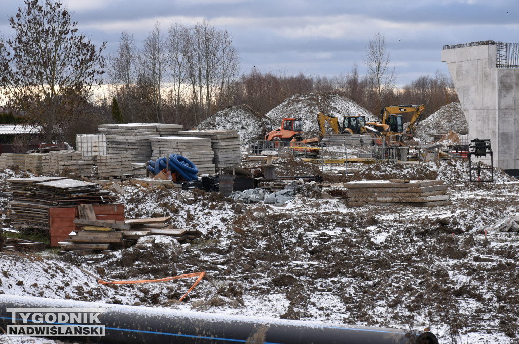 Budowa węzła drogowego za mostem w Sandomierzu